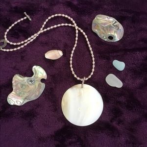 Mother of pearl pendant necklace